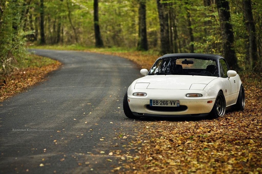 Everyone should drive an NA Mazda Miata